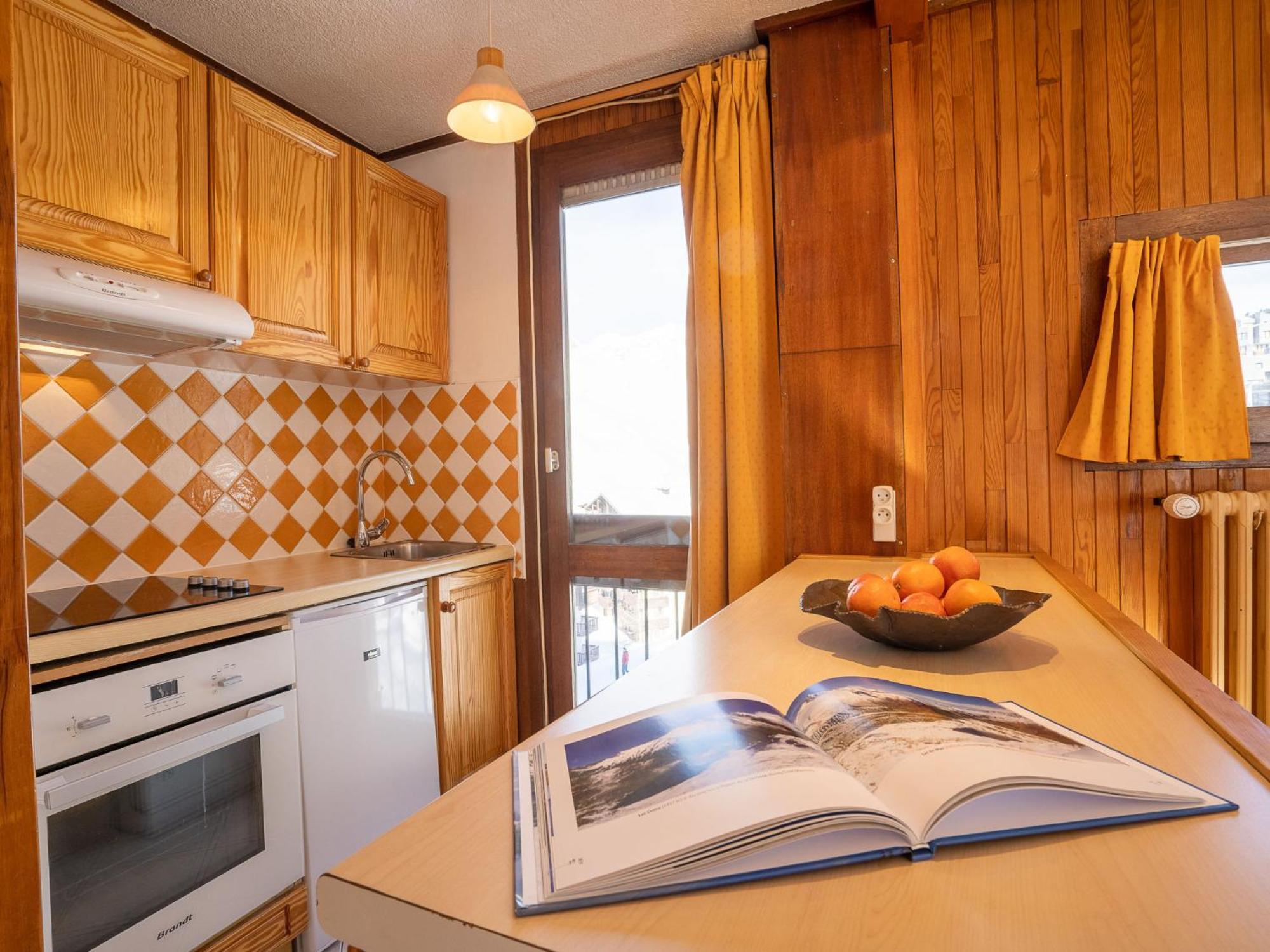 Apartment Le Pramecou - Val Claret-3 By Interhome
